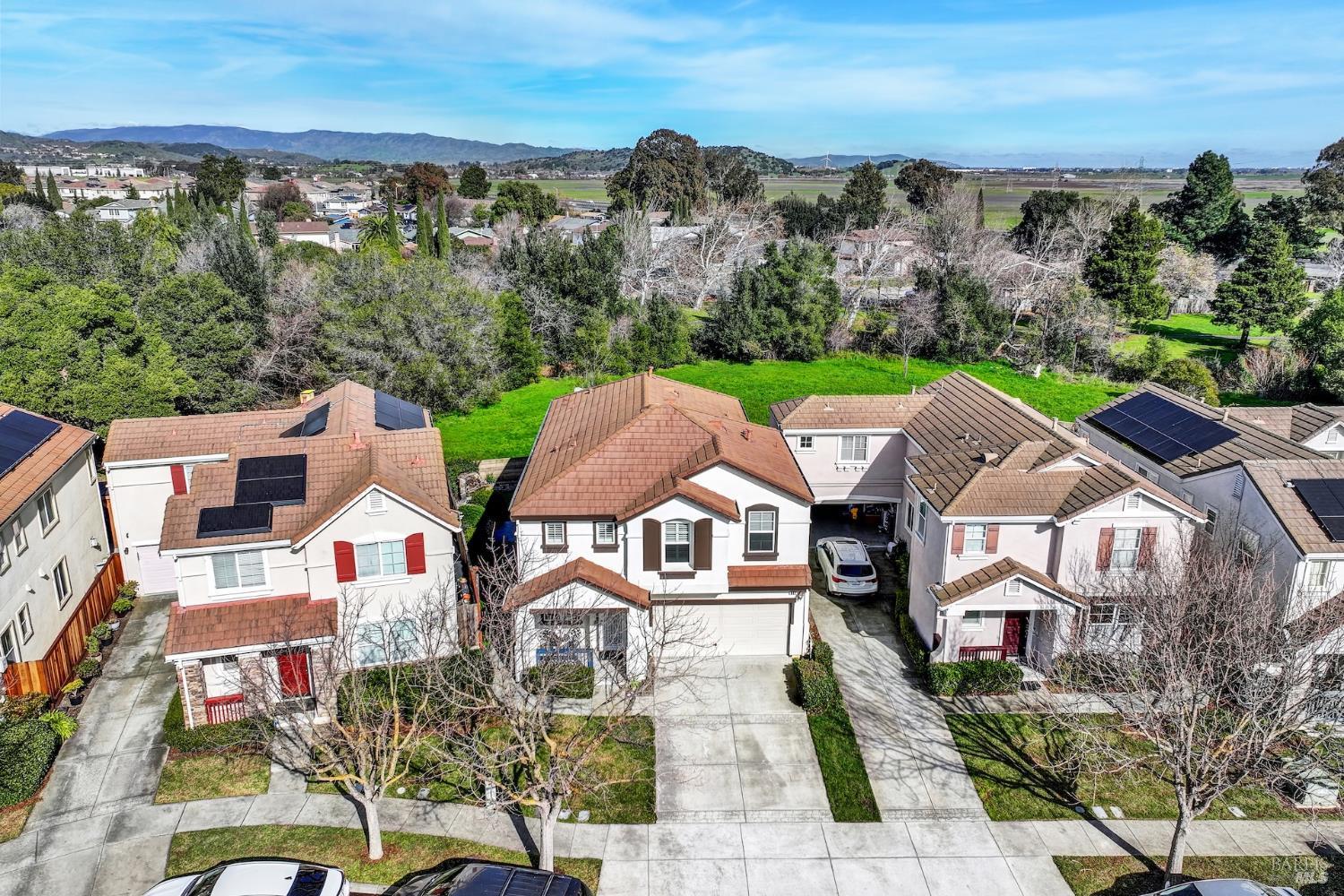 Detail Gallery Image 3 of 51 For 652 Greentree Cir, Fairfield,  CA 94534 - 4 Beds | 2/1 Baths