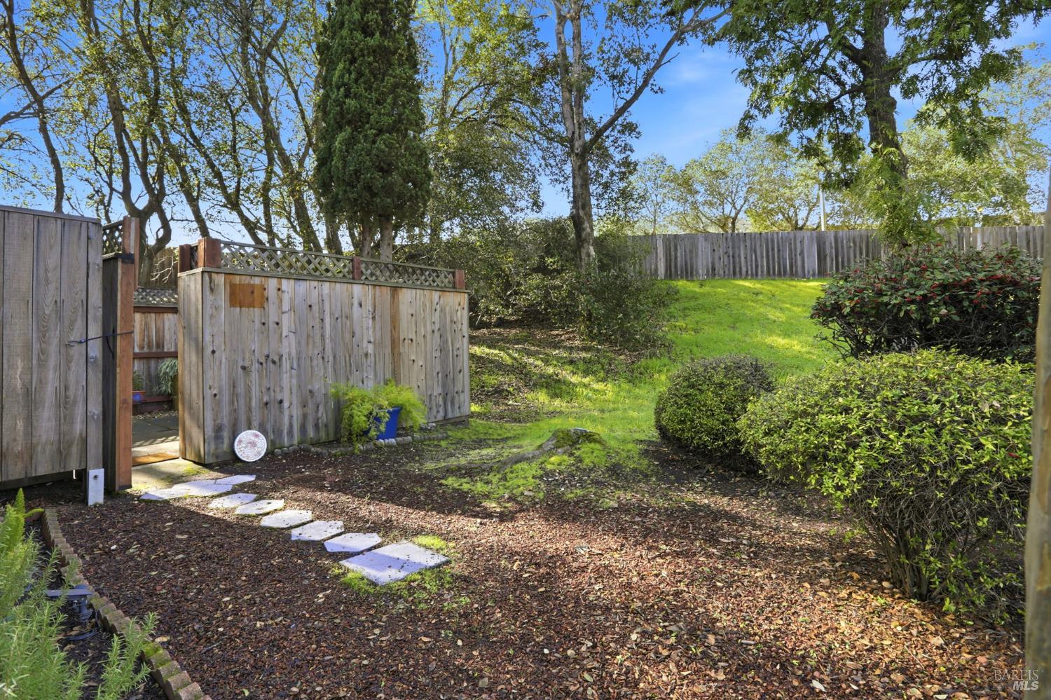 Detail Gallery Image 20 of 20 For 49 Livingston Ct, Novato,  CA 94949 - 2 Beds | 1 Baths