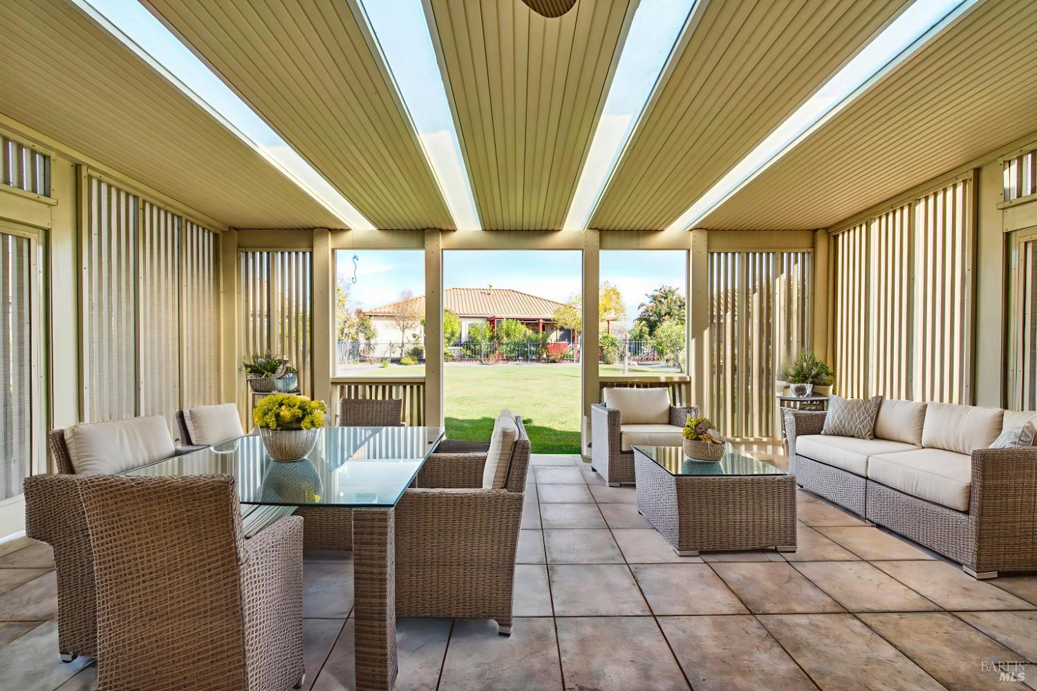 Detail Gallery Image 13 of 60 For 255 Rivercliff Dr, Rio Vista,  CA 94571 - 2 Beds | 2 Baths