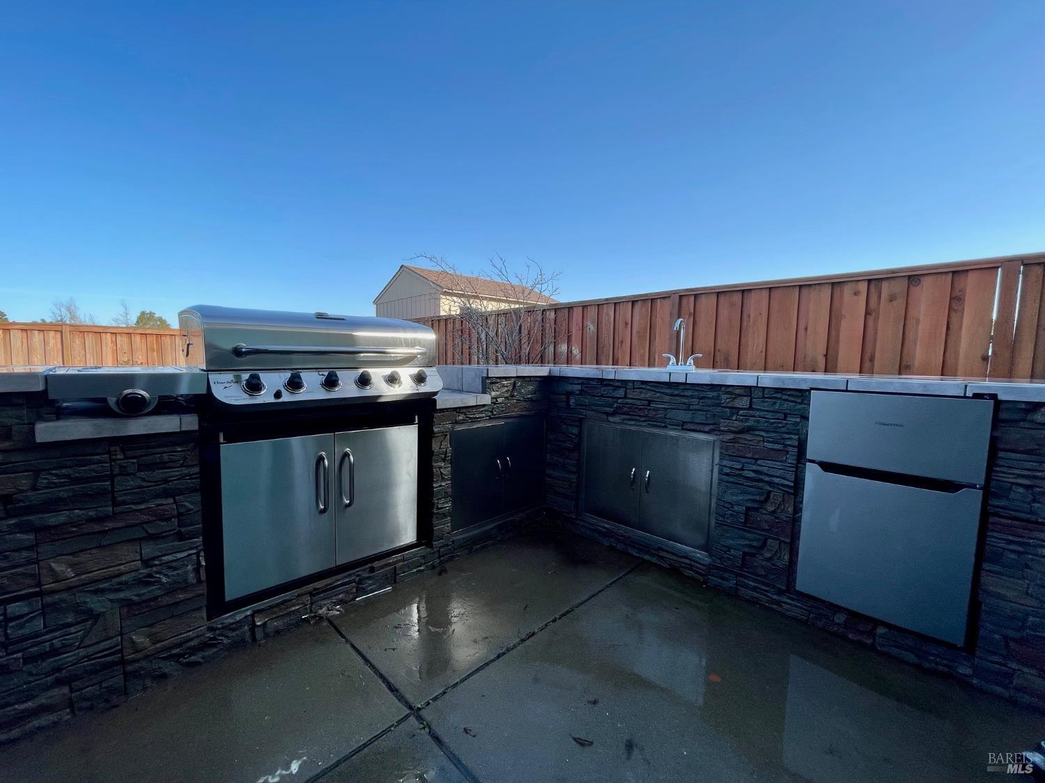 Detail Gallery Image 21 of 28 For 1844 Stockbridge Dr, Fairfield,  CA 94534 - 5 Beds | 4 Baths