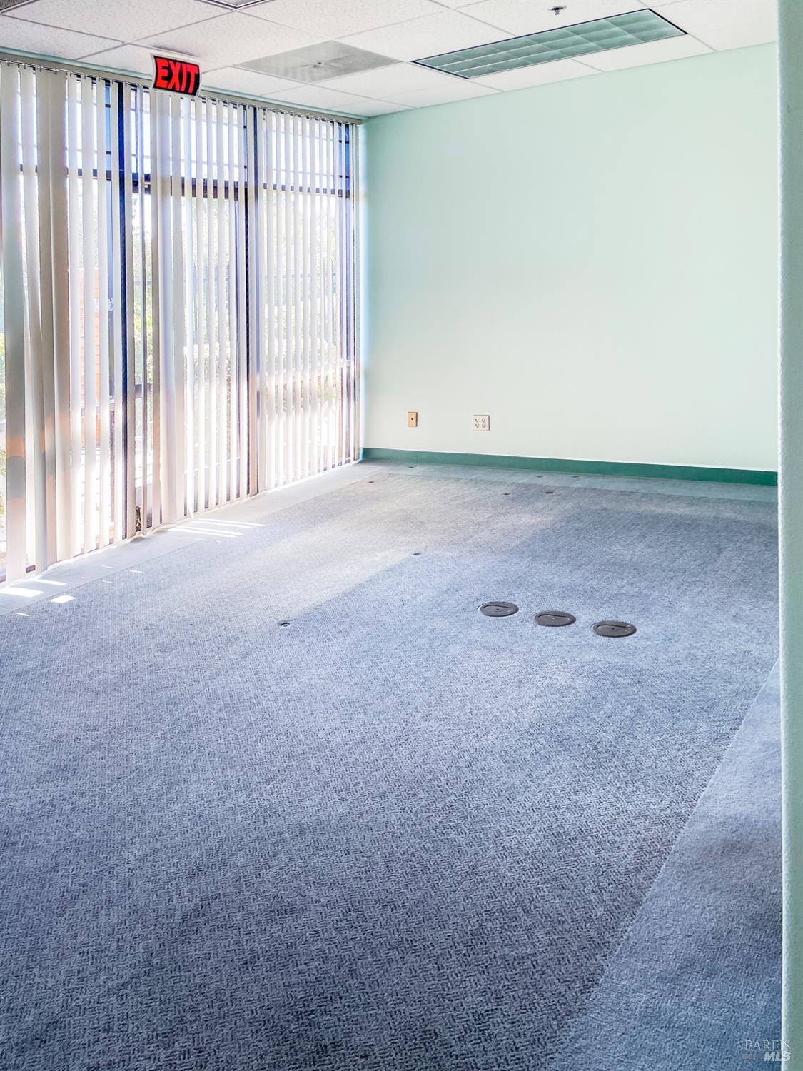 Detail Gallery Image 10 of 11 For 2801 Waterman Blvd #200,  Fairfield,  CA 94534 - – Beds | – Baths