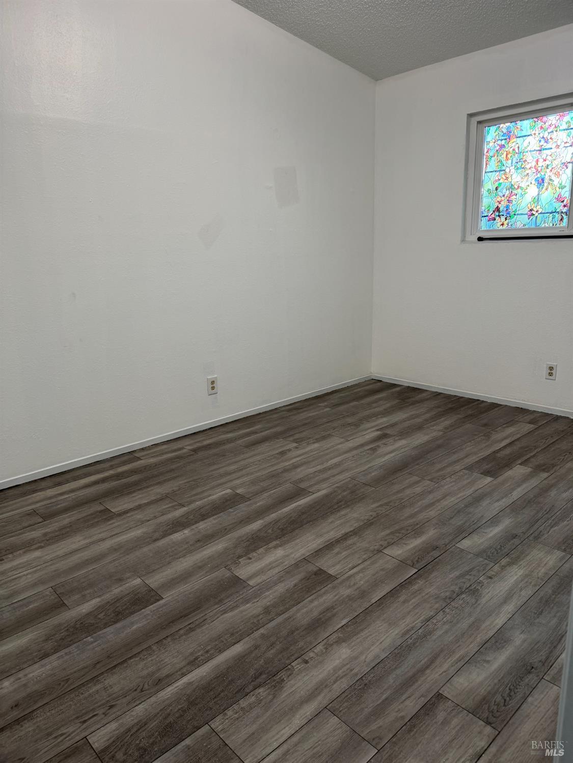 Detail Gallery Image 3 of 15 For 350 Creekside Dr, Willits,  CA 95490 - – Beds | – Baths