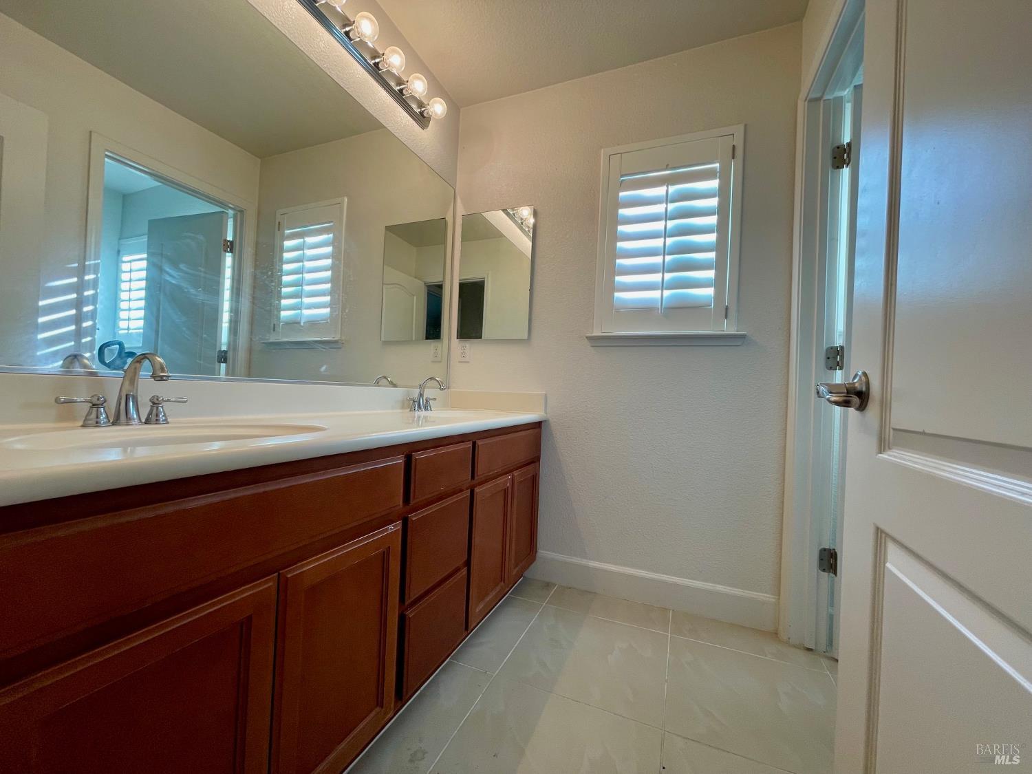 Detail Gallery Image 18 of 28 For 1844 Stockbridge Dr, Fairfield,  CA 94534 - 5 Beds | 4 Baths