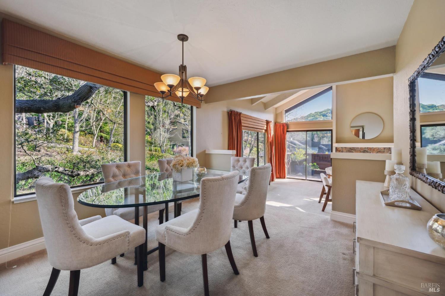 Detail Gallery Image 11 of 63 For 11 Badger Ct, Novato,  CA 94949 - 4 Beds | 3 Baths