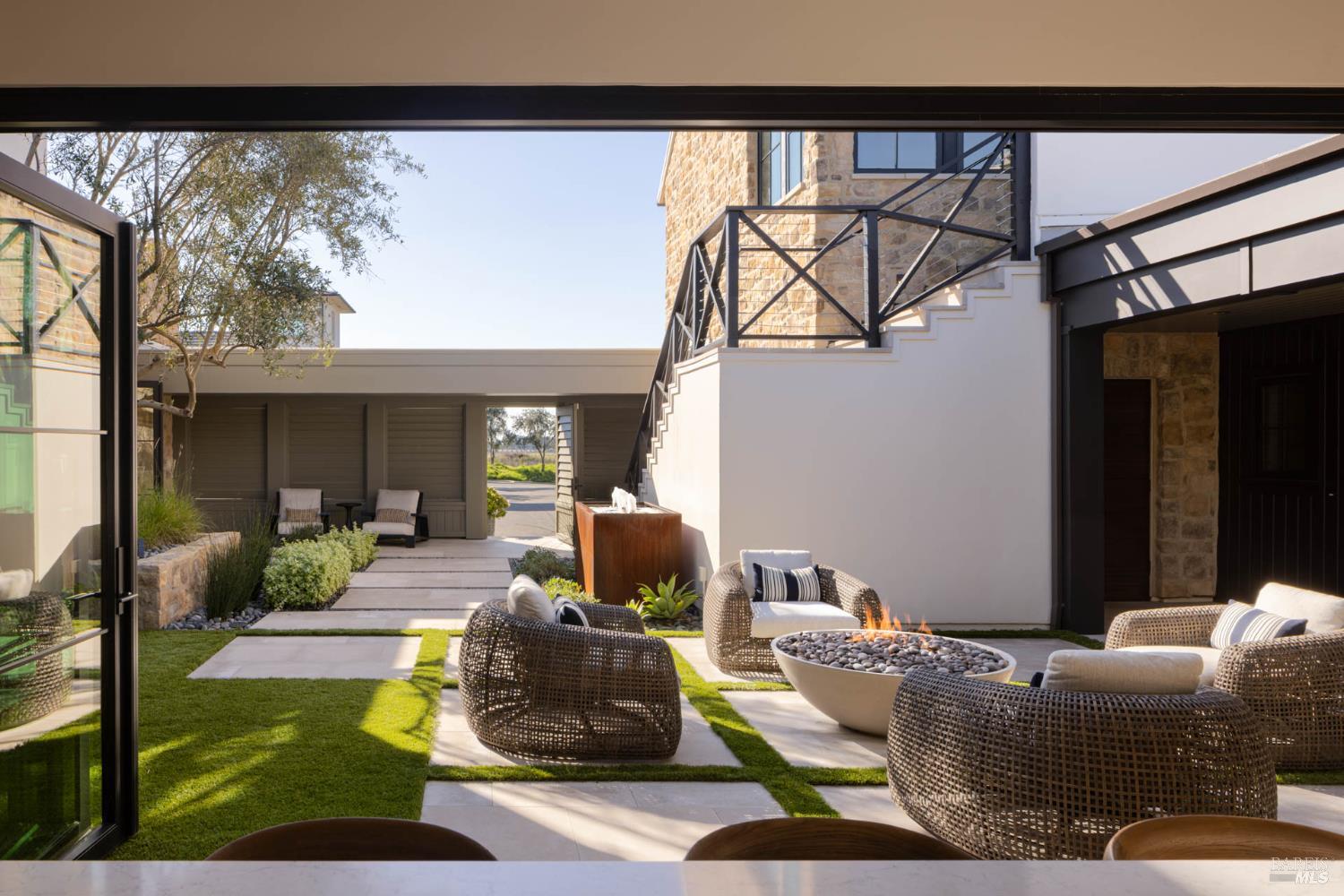 Detail Gallery Image 6 of 36 For 306 Vine Row Ct, Napa,  CA 94559 - 6 Beds | 7/1 Baths