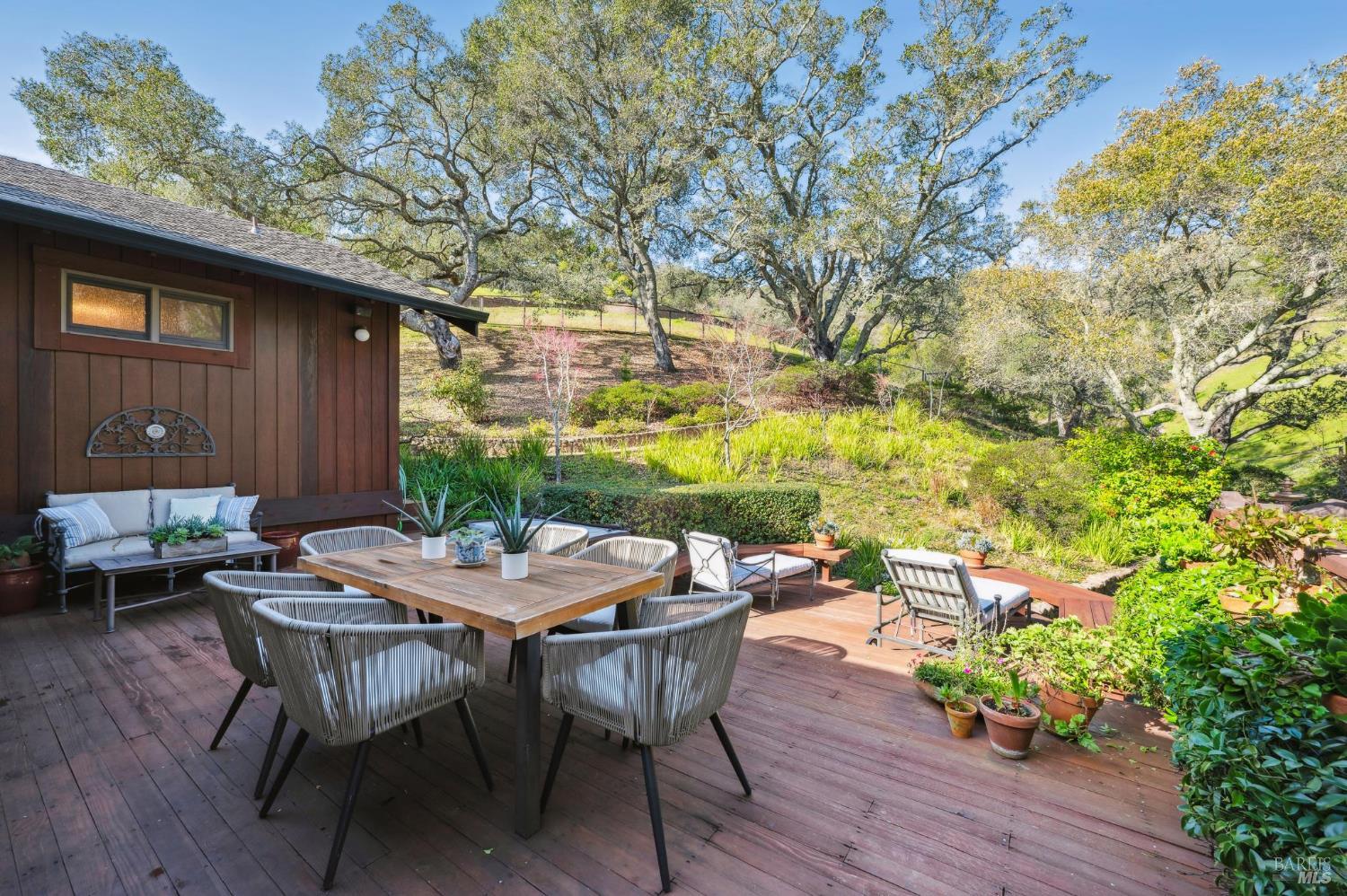 Detail Gallery Image 22 of 63 For 11 Badger Ct, Novato,  CA 94949 - 4 Beds | 3 Baths