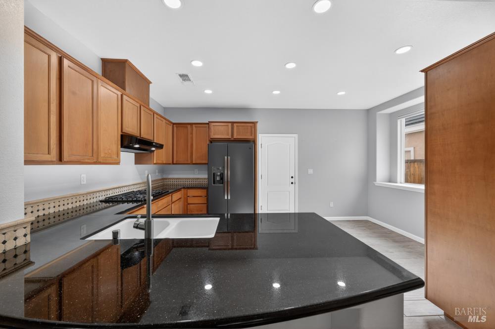 Detail Gallery Image 13 of 48 For 3079 Red Maple Ct, Vacaville,  CA 95687 - 2 Beds | 2 Baths