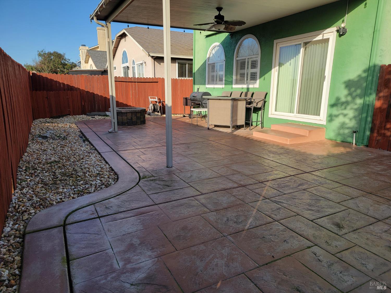 Detail Gallery Image 13 of 21 For 1130 Silk Oak Dr, Suisun City,  CA 94585 - 3 Beds | 2/1 Baths