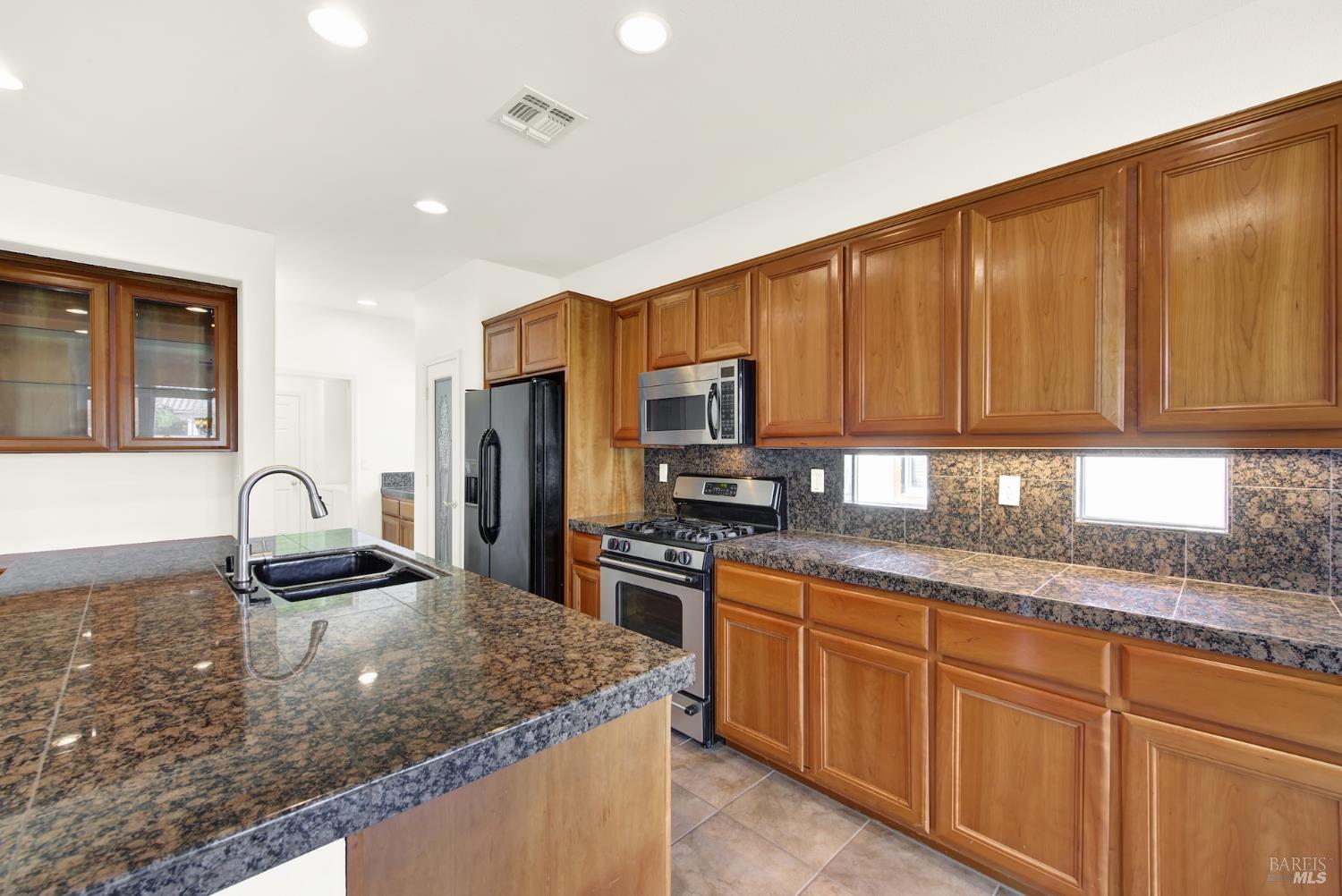 Detail Gallery Image 18 of 60 For 255 Rivercliff Dr, Rio Vista,  CA 94571 - 2 Beds | 2 Baths