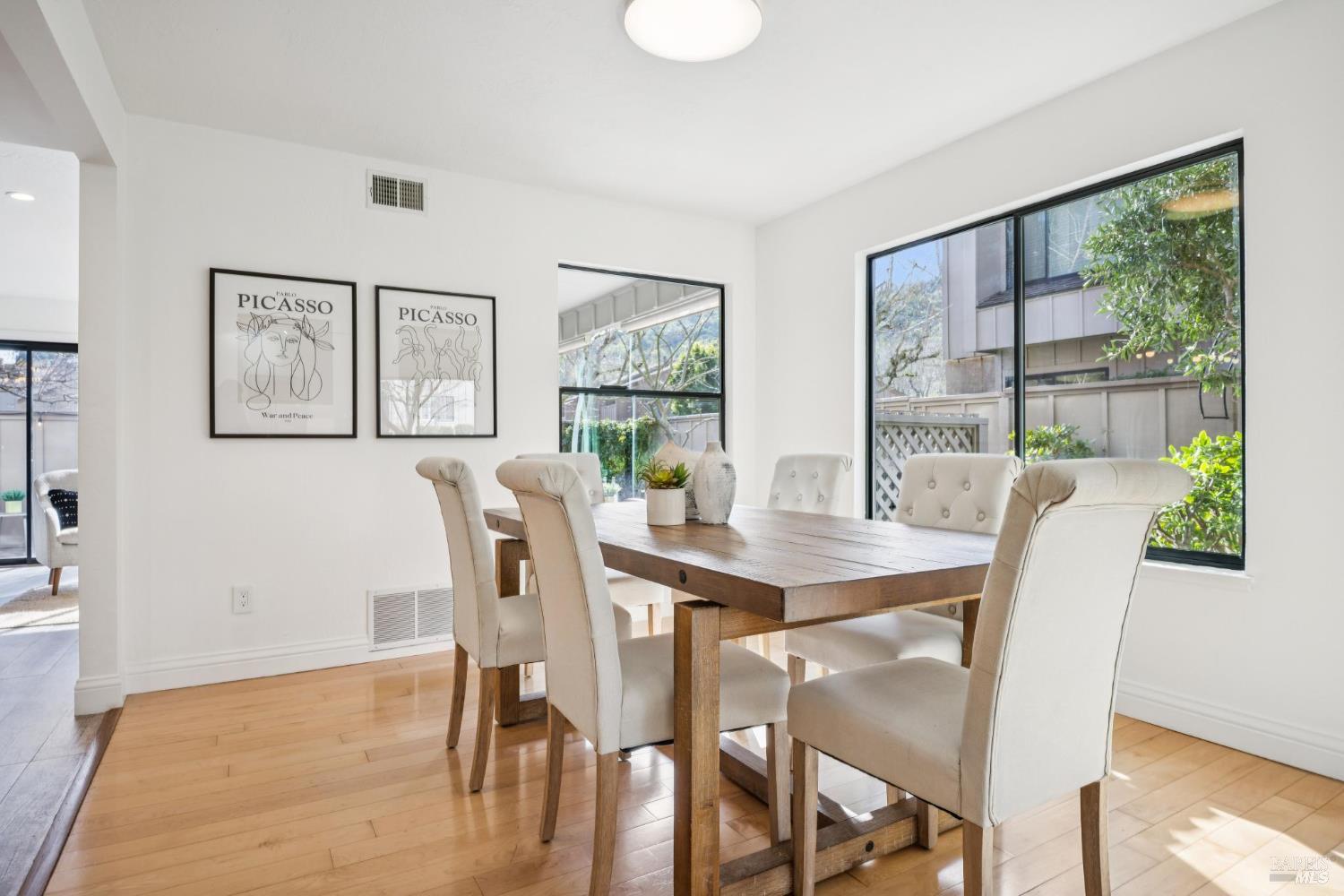 Detail Gallery Image 12 of 70 For 3 Chapparal Ct, Novato,  CA 94949 - 4 Beds | 2/1 Baths