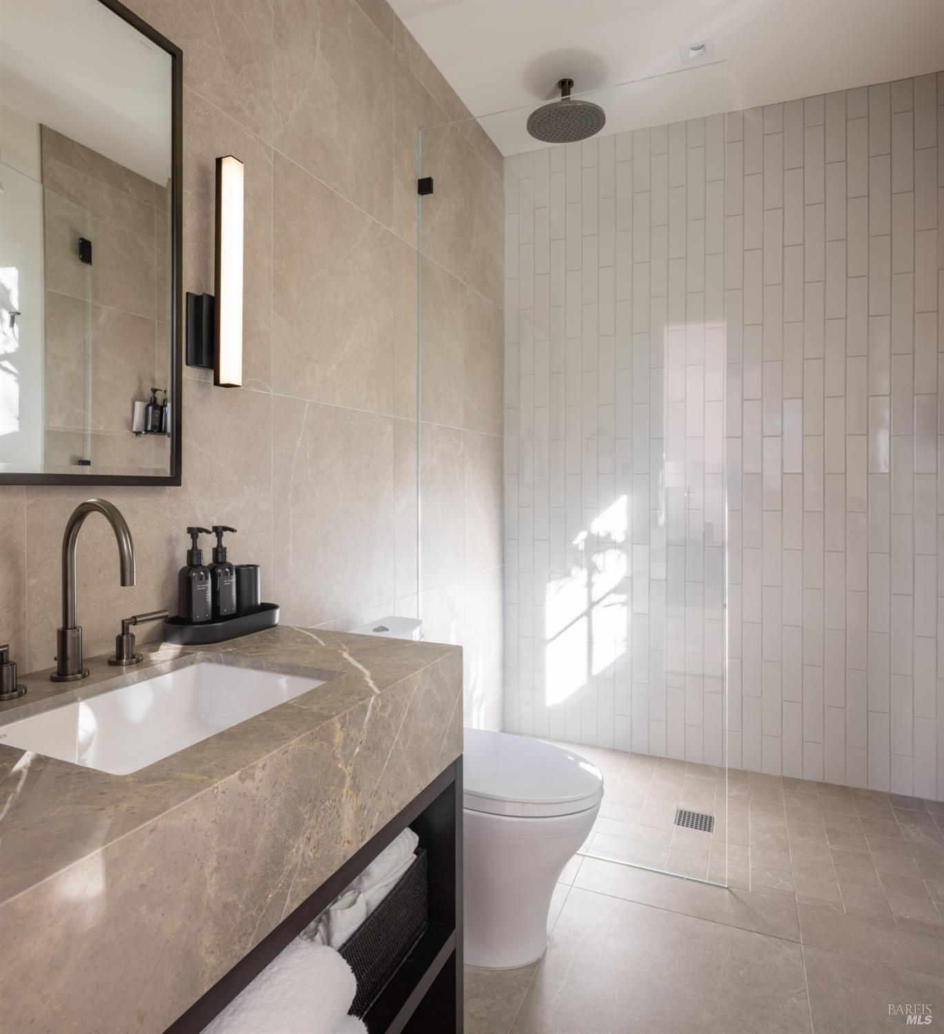 Detail Gallery Image 26 of 36 For 306 Vine Row Ct, Napa,  CA 94559 - 6 Beds | 7/1 Baths