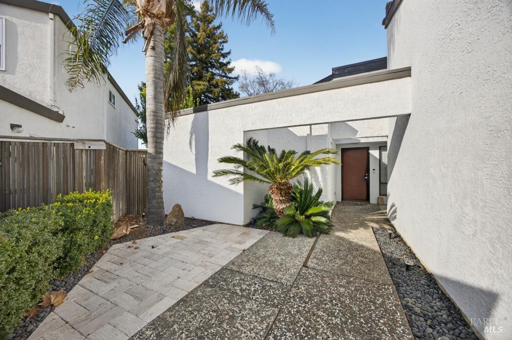 Detail Gallery Image 5 of 57 For 1330 Blackberry Ct, Dixon,  CA 95620 - 3 Beds | 2 Baths