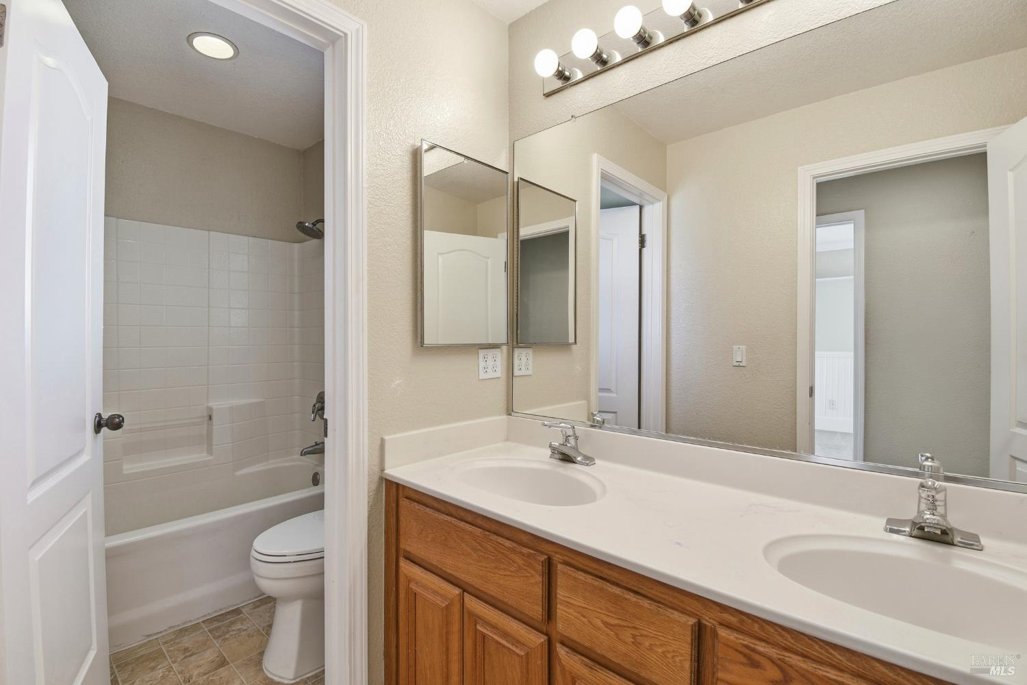Detail Gallery Image 20 of 35 For 107 Bouquet Cir, Windsor,  CA 95492 - 3 Beds | 2/1 Baths