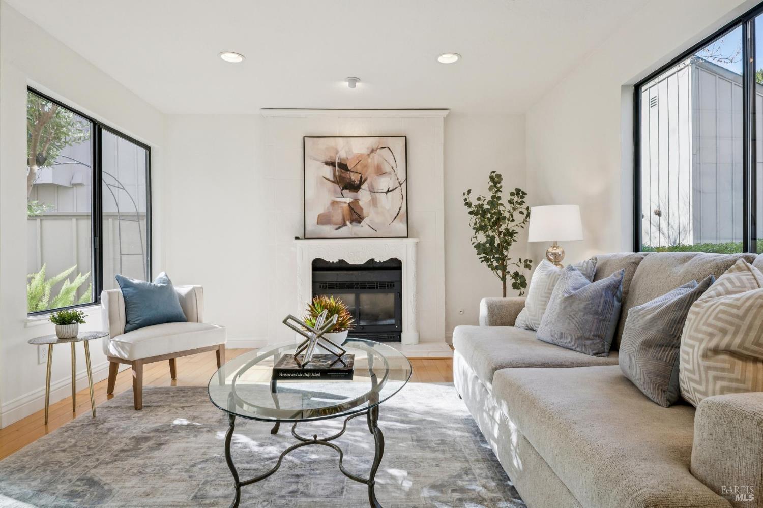 Detail Gallery Image 9 of 70 For 3 Chapparal Ct, Novato,  CA 94949 - 4 Beds | 2/1 Baths