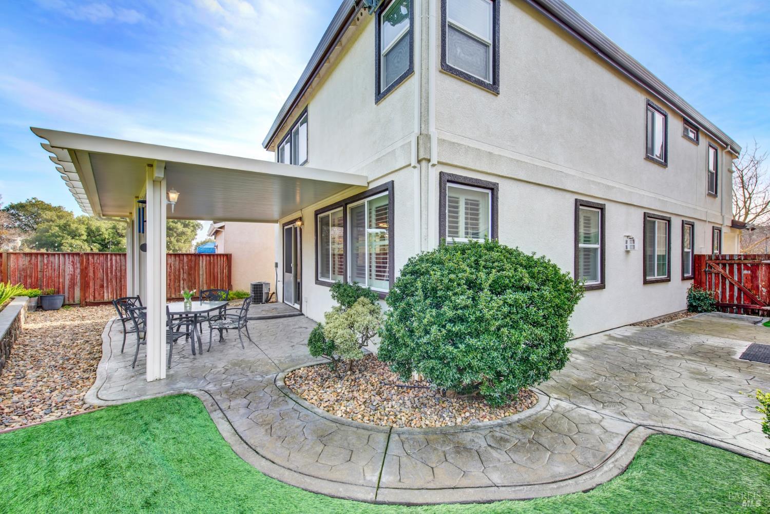 Detail Gallery Image 6 of 51 For 652 Greentree Cir, Fairfield,  CA 94534 - 4 Beds | 2/1 Baths