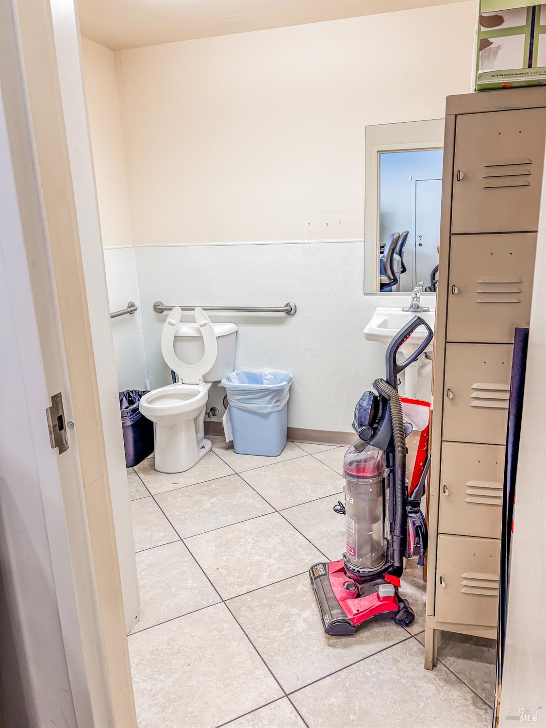 Detail Gallery Image 9 of 9 For 151 Elmira Rd, Vacaville,  CA 95687 - – Beds | – Baths