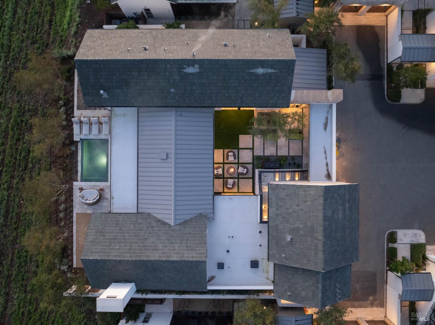 Detail Gallery Image 32 of 36 For 306 Vine Row Ct, Napa,  CA 94559 - 6 Beds | 7/1 Baths