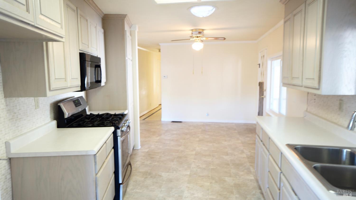 Detail Gallery Image 7 of 28 For 2412 Foothill Blvd 63, Calistoga,  CA 94515 - 2 Beds | 2 Baths