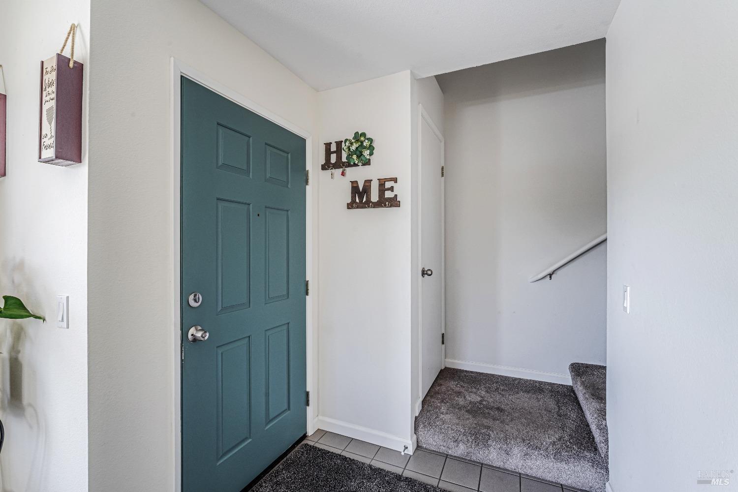 Detail Gallery Image 3 of 30 For 147 Quarry Rdgs, Healdsburg,  CA 95448 - 3 Beds | 1/1 Baths