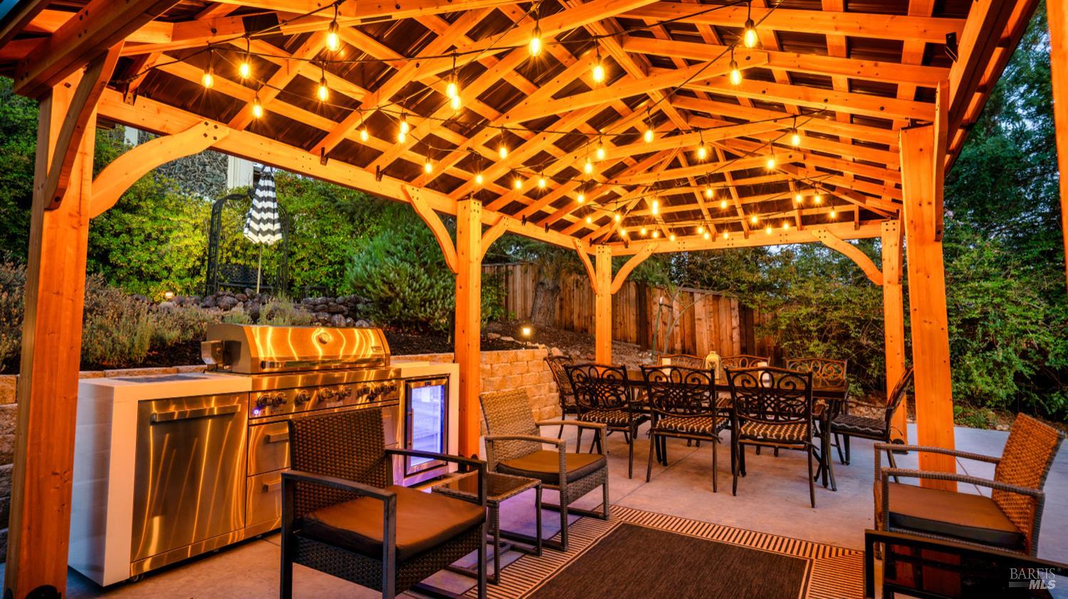 Detail Gallery Image 4 of 50 For 5680 Eagle Rock Ct, Santa Rosa,  CA 95409 - 4 Beds | 2 Baths