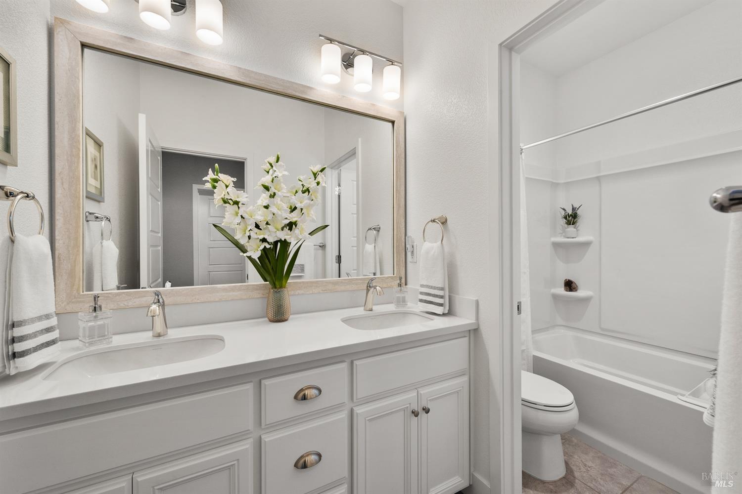 Detail Gallery Image 33 of 41 For 5453 Kaitlyn Pl, Rohnert Park,  CA 94928 - 4 Beds | 3 Baths