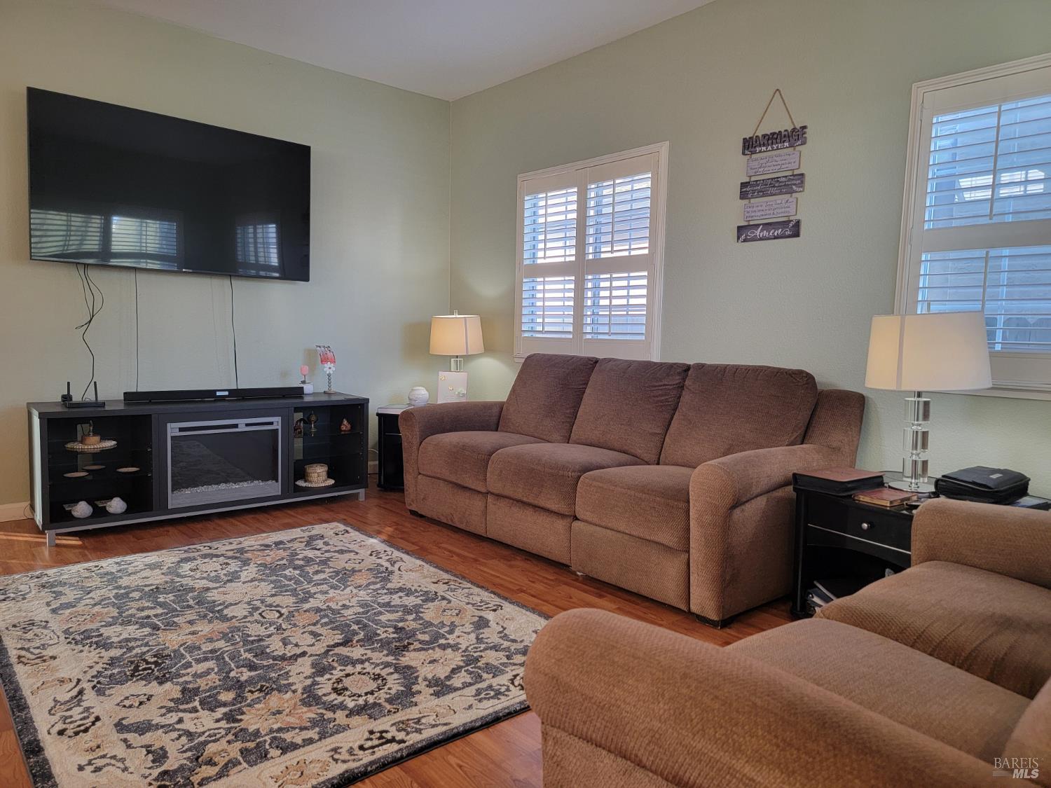 Detail Gallery Image 2 of 21 For 1130 Silk Oak Dr, Suisun City,  CA 94585 - 3 Beds | 2/1 Baths