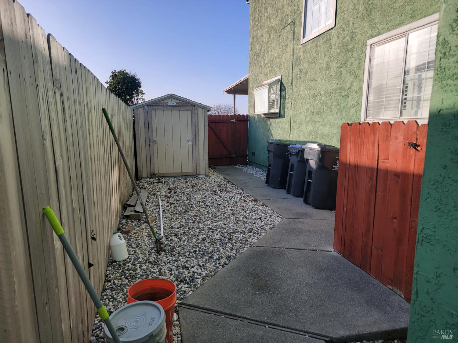 Detail Gallery Image 11 of 21 For 1130 Silk Oak Dr, Suisun City,  CA 94585 - 3 Beds | 2/1 Baths