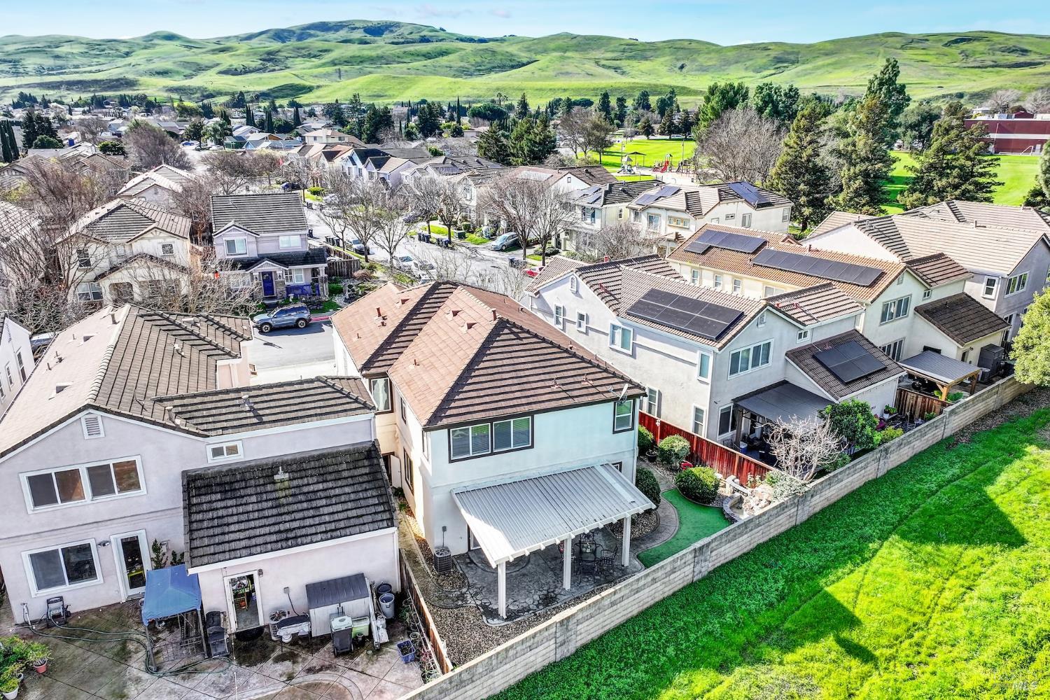 Detail Gallery Image 5 of 51 For 652 Greentree Cir, Fairfield,  CA 94534 - 4 Beds | 2/1 Baths