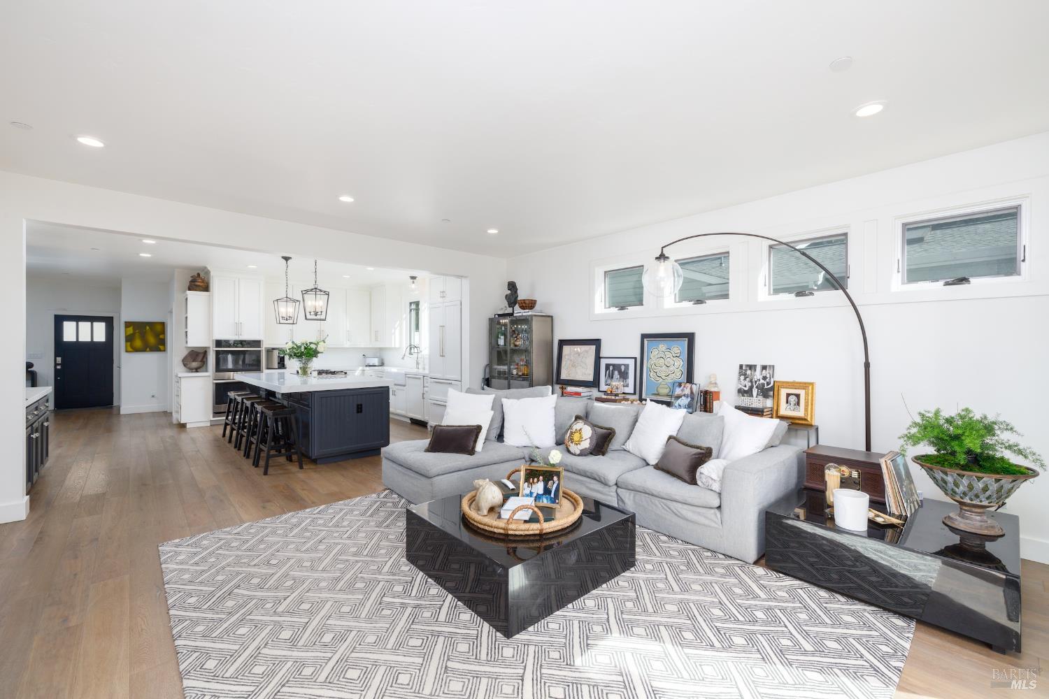 Detail Gallery Image 17 of 36 For 319 1st St, Healdsburg,  CA 95448 - 4 Beds | 4/1 Baths