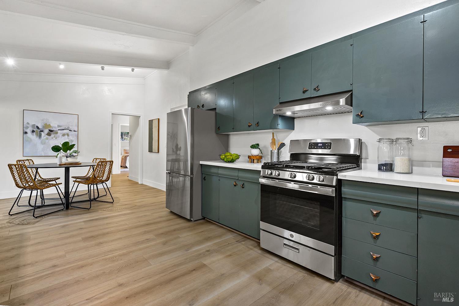 Detail Gallery Image 19 of 69 For 1417 Deer Ln, Sebastopol,  CA 95472 - 4 Beds | 2/1 Baths