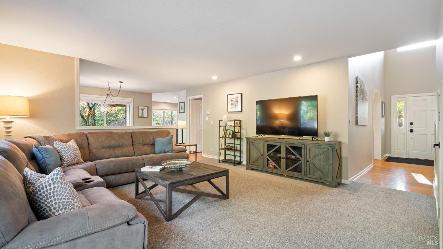 Detail Gallery Image 9 of 50 For 5680 Eagle Rock Ct, Santa Rosa,  CA 95409 - 4 Beds | 2 Baths