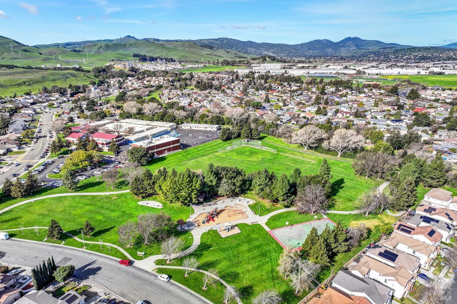 Detail Gallery Image 49 of 51 For 652 Greentree Cir, Fairfield,  CA 94534 - 4 Beds | 2/1 Baths