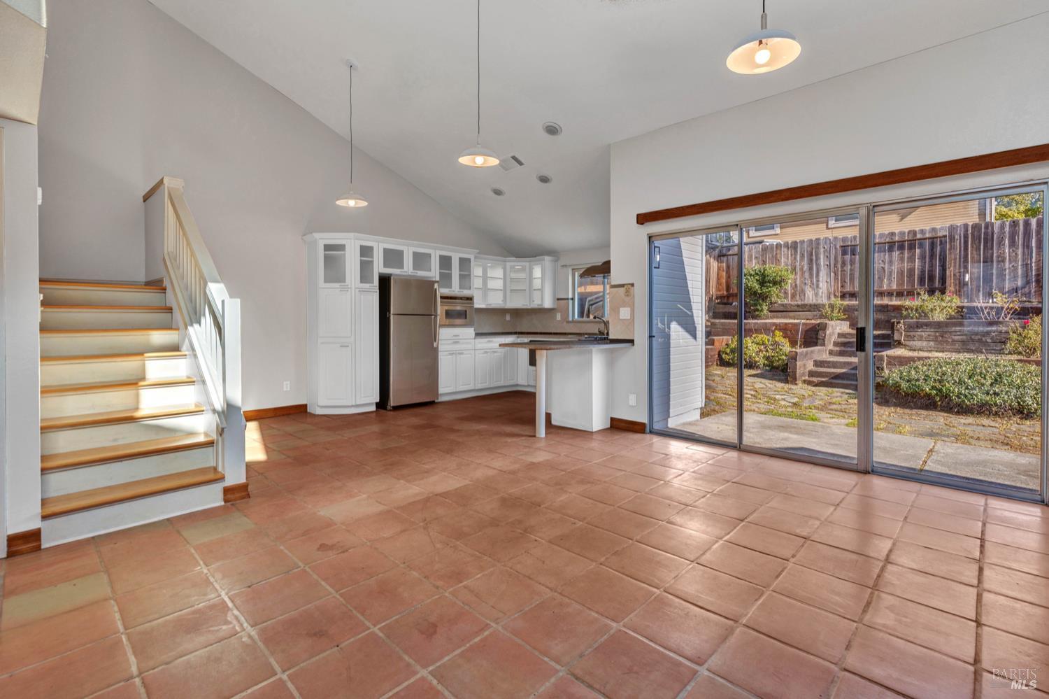 Detail Gallery Image 5 of 14 For 103 Stageline Ct, Vallejo,  CA 94591 - 2 Beds | 2 Baths