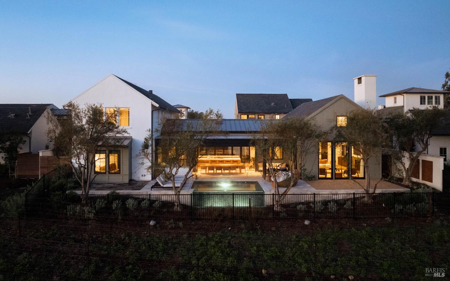 Detail Gallery Image 2 of 36 For 306 Vine Row Ct, Napa,  CA 94559 - 6 Beds | 7/1 Baths