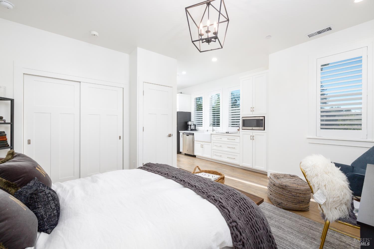 Detail Gallery Image 34 of 36 For 319 1st St, Healdsburg,  CA 95448 - 4 Beds | 4/1 Baths