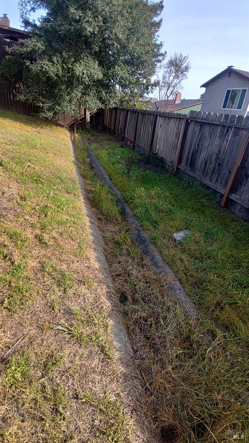 Detail Gallery Image 15 of 34 For 445 Lakehurst Ct, Fairfield,  CA 94533 - – Beds | – Baths