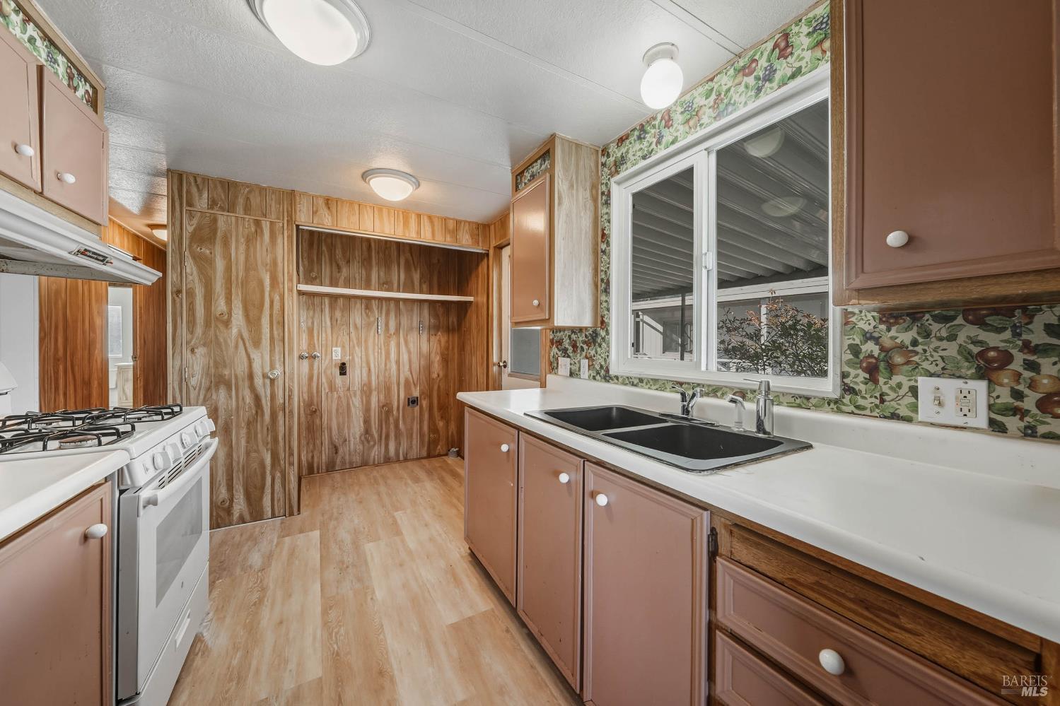 Detail Gallery Image 6 of 43 For 1025 Martin St 42, Lakeport,  CA 95453 - 2 Beds | 2 Baths