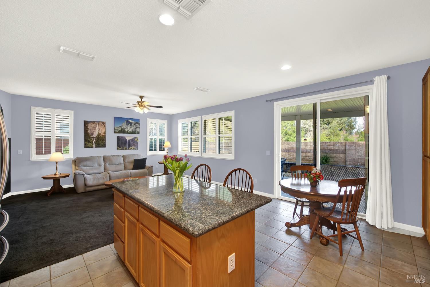 Detail Gallery Image 17 of 51 For 652 Greentree Cir, Fairfield,  CA 94534 - 4 Beds | 2/1 Baths