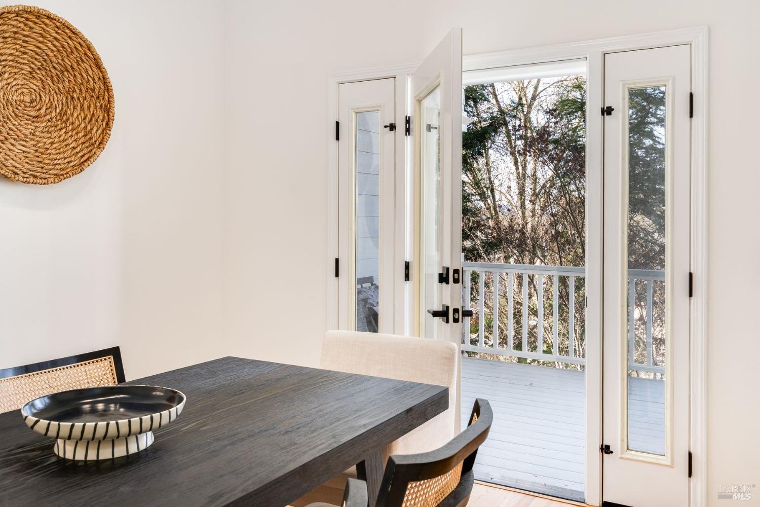 Detail Gallery Image 11 of 65 For 384 Arabian Way, Healdsburg,  CA 95448 - 4 Beds | 3/1 Baths