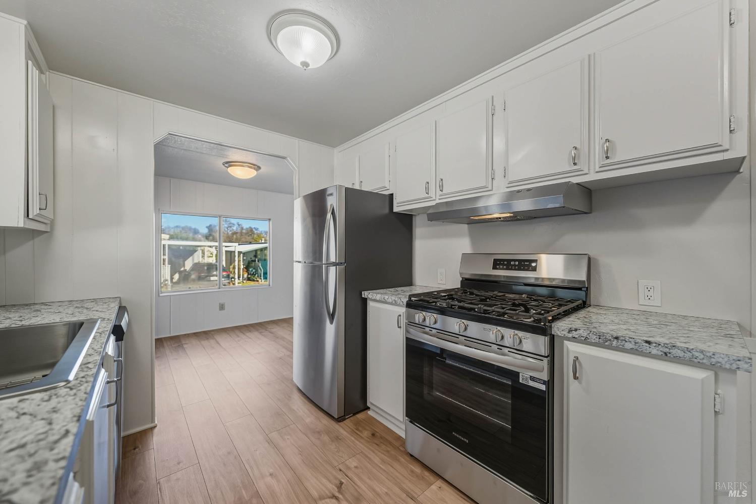 Detail Gallery Image 9 of 48 For 1025 Martin St 41, Lakeport,  CA 95453 - 2 Beds | 2 Baths