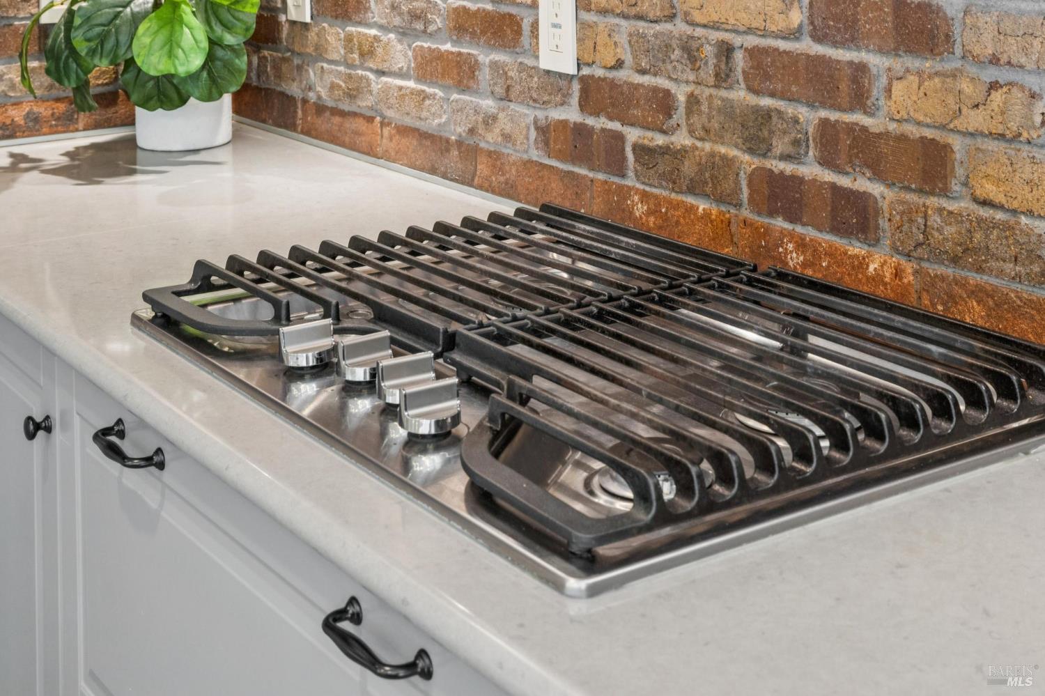 Detail Gallery Image 32 of 70 For 3 Chapparal Ct, Novato,  CA 94949 - 4 Beds | 2/1 Baths