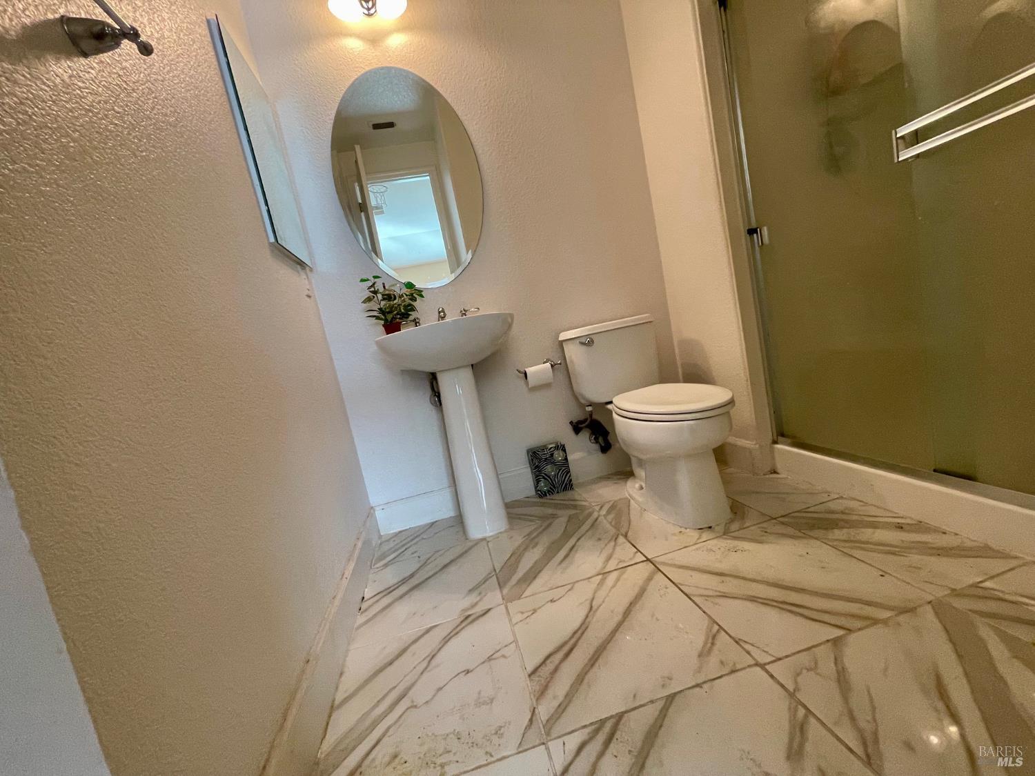 Detail Gallery Image 10 of 28 For 1844 Stockbridge Dr, Fairfield,  CA 94534 - 5 Beds | 4 Baths