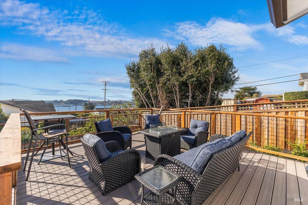 Detail Gallery Image 2 of 39 For 1235 Bay View St, Bodega Bay,  CA 94923 - 3 Beds | 2 Baths