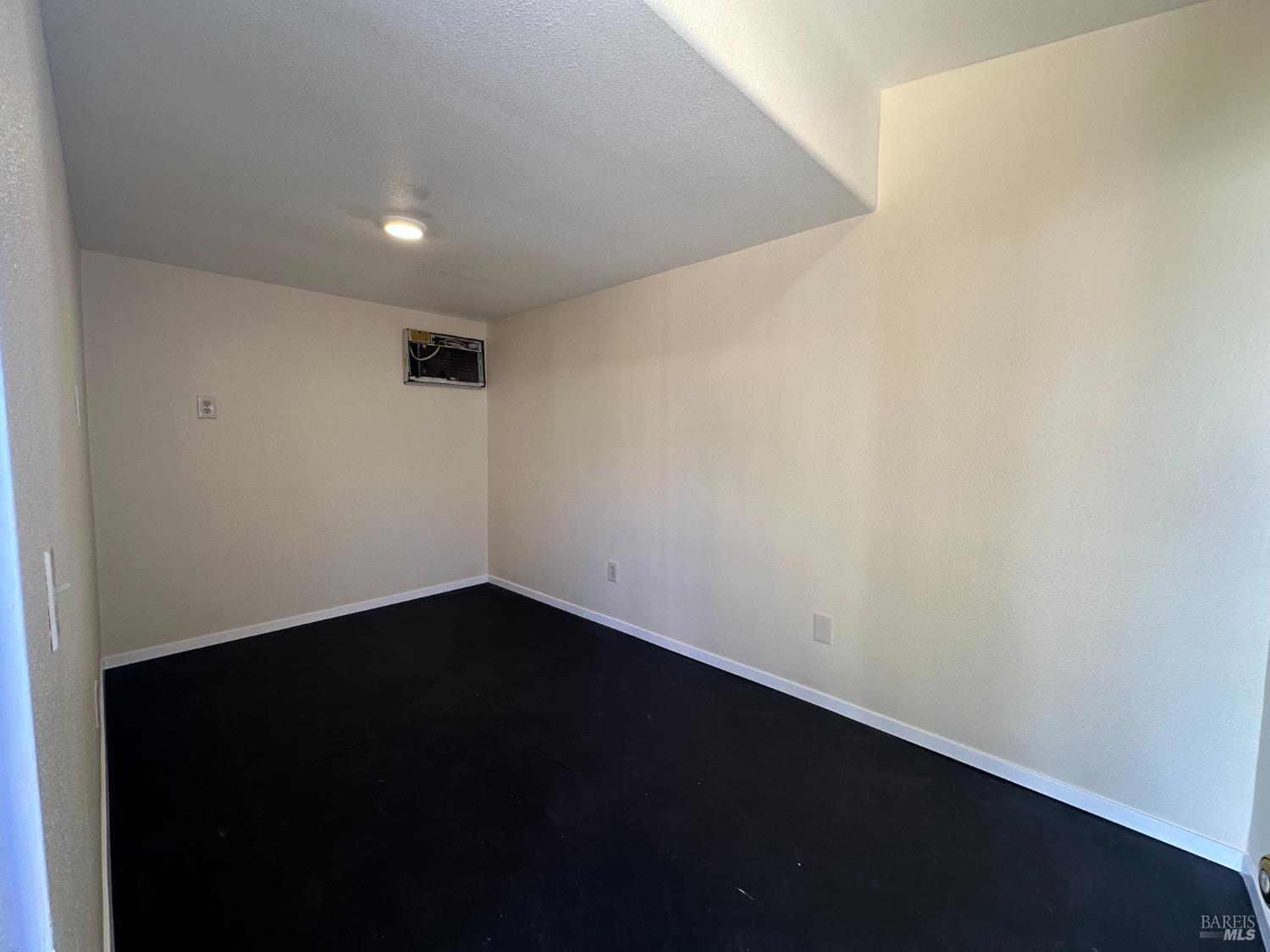 Detail Gallery Image 9 of 9 For 721 S Oak St, Ukiah,  CA 95482 - 3 Beds | 2 Baths