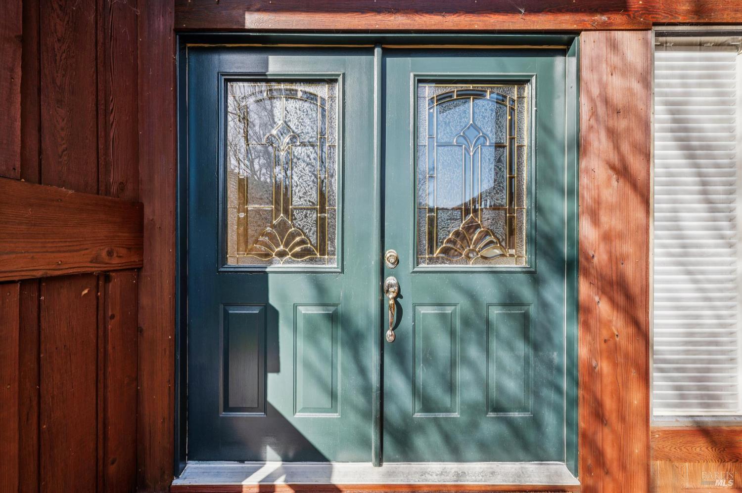 Detail Gallery Image 3 of 63 For 11 Badger Ct, Novato,  CA 94949 - 4 Beds | 3 Baths