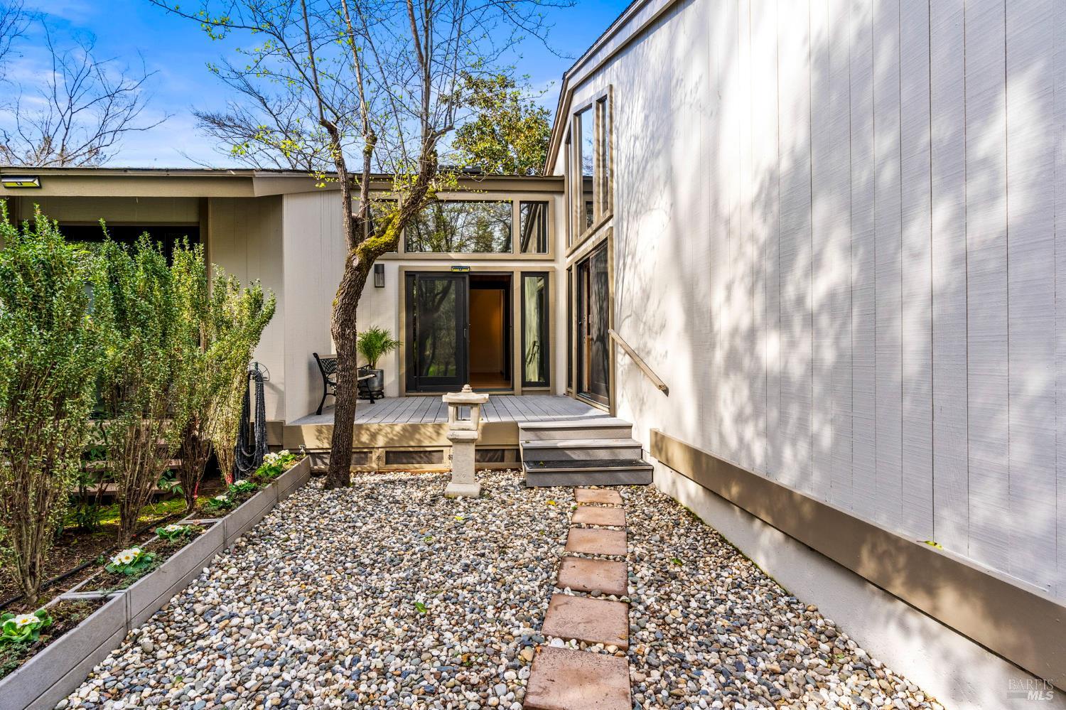 Detail Gallery Image 31 of 54 For 152 Bonnie Brook Dr, Napa,  CA 94558 - 2 Beds | 2 Baths