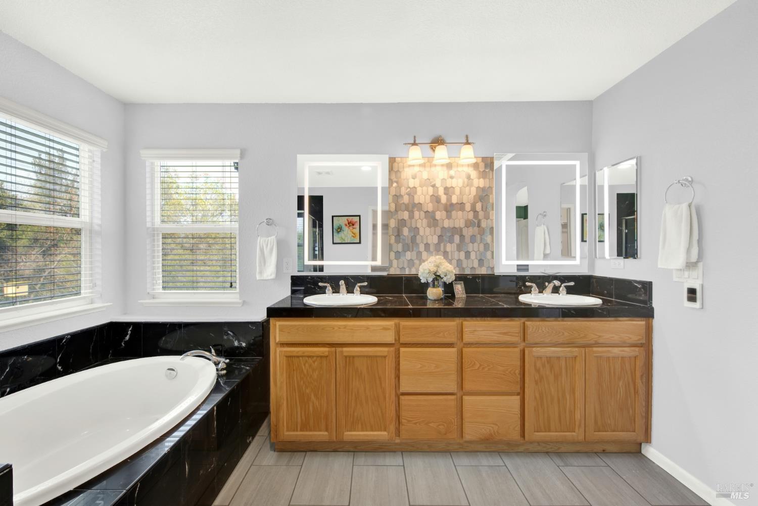 Detail Gallery Image 26 of 51 For 652 Greentree Cir, Fairfield,  CA 94534 - 4 Beds | 2/1 Baths