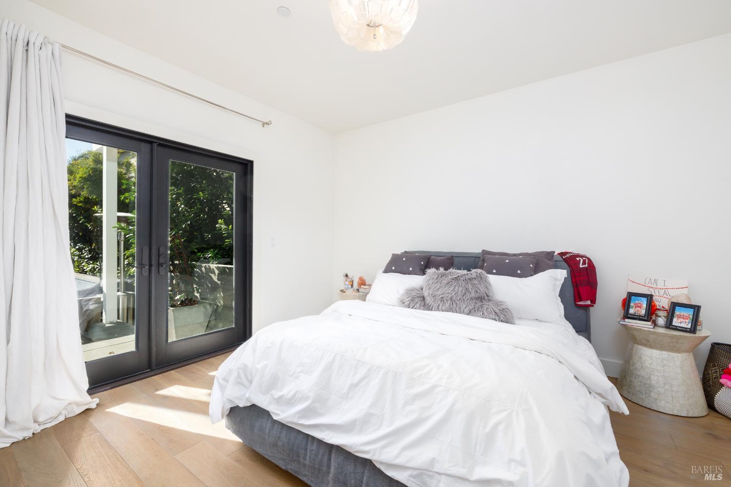 Detail Gallery Image 24 of 36 For 319 1st St, Healdsburg,  CA 95448 - 4 Beds | 4/1 Baths