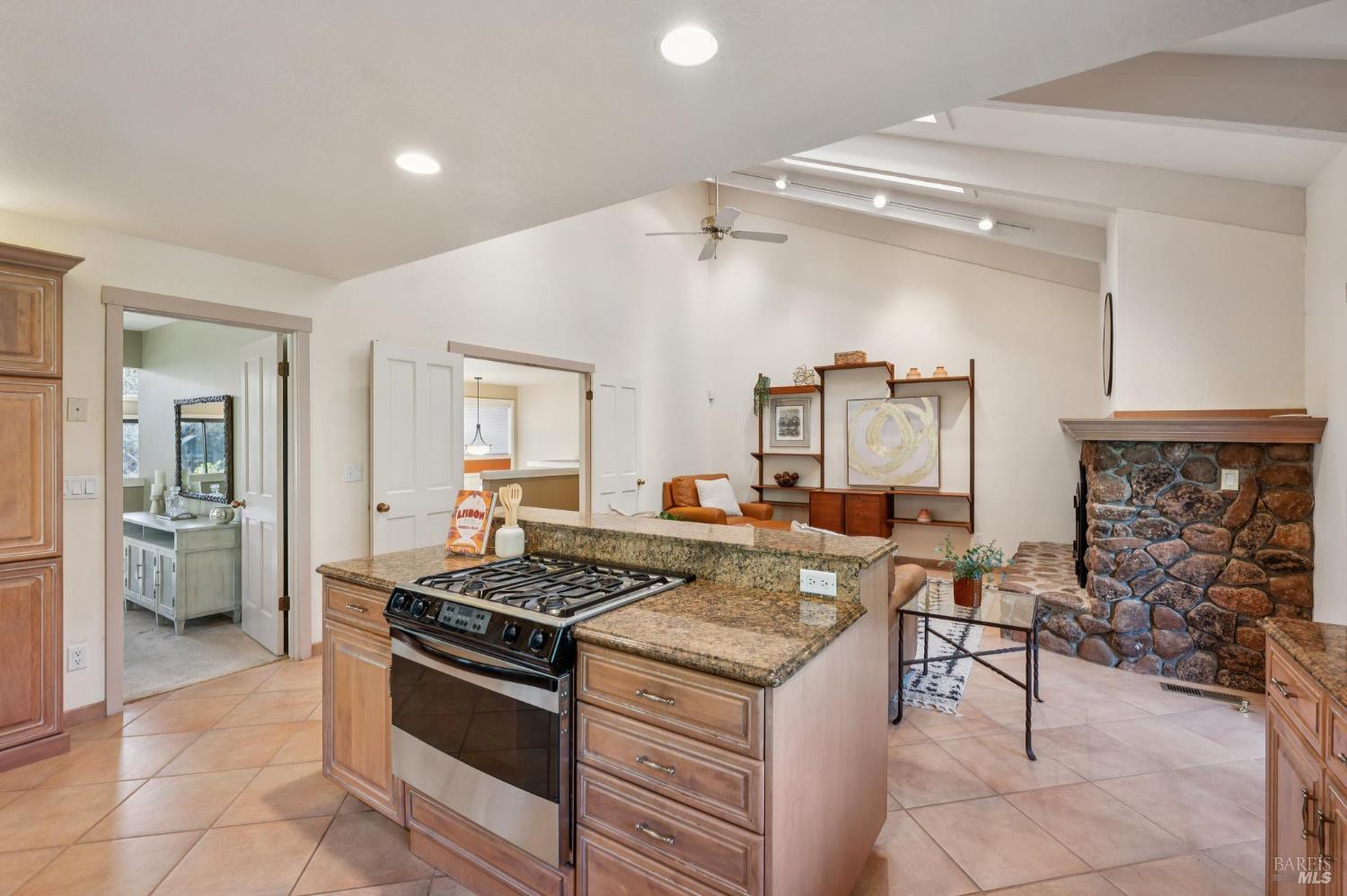 Detail Gallery Image 16 of 63 For 11 Badger Ct, Novato,  CA 94949 - 4 Beds | 3 Baths