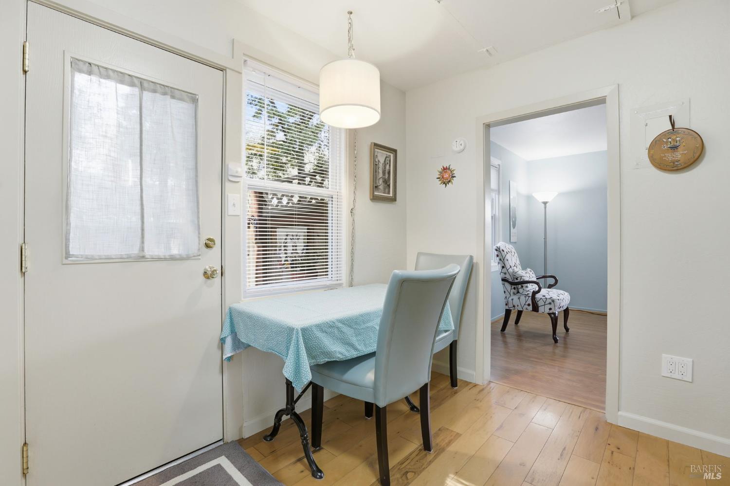 Detail Gallery Image 8 of 20 For 49 Livingston Ct, Novato,  CA 94949 - 2 Beds | 1 Baths